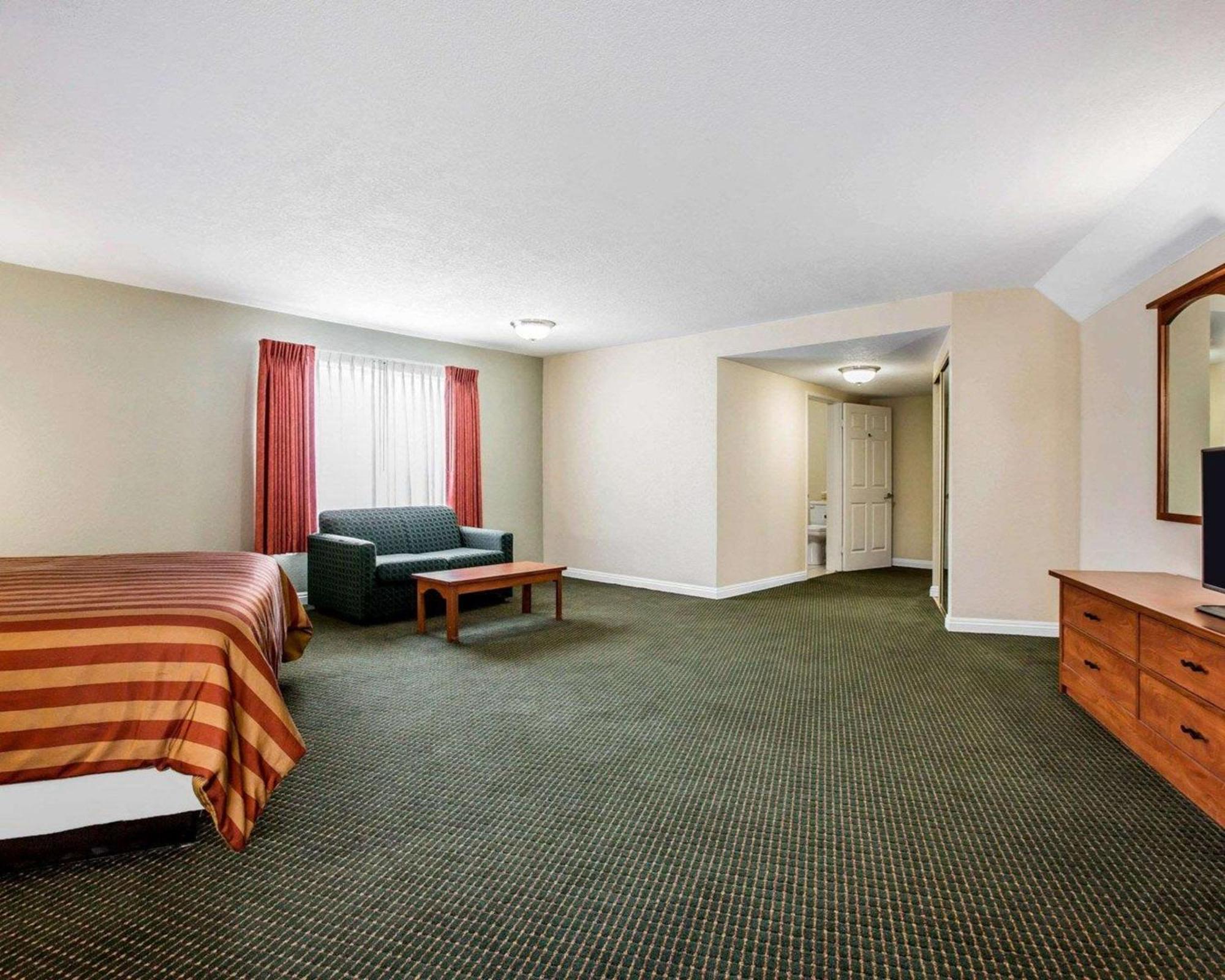 Rodeway Inn San Clemente Beach Exterior photo