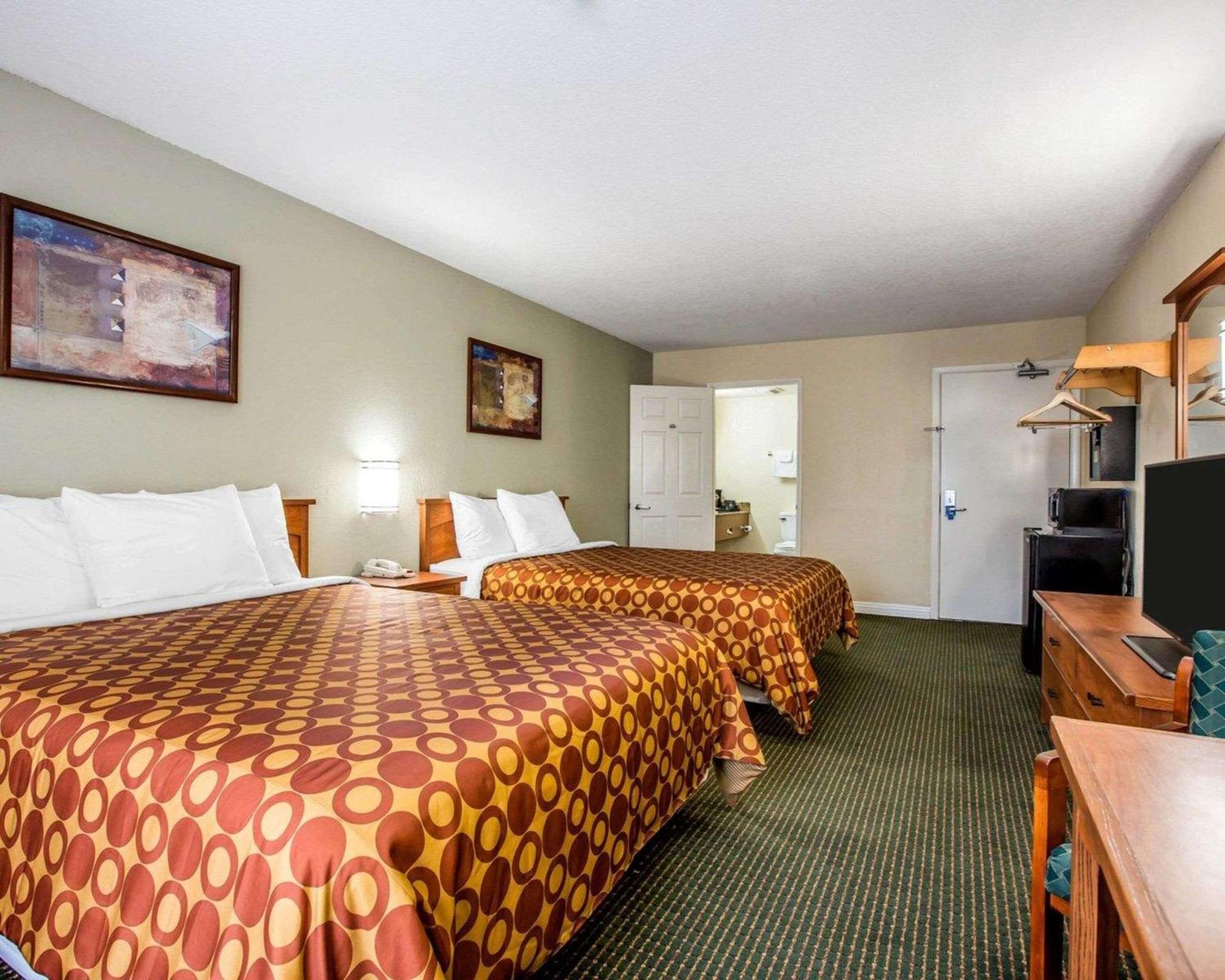 Rodeway Inn San Clemente Beach Exterior photo