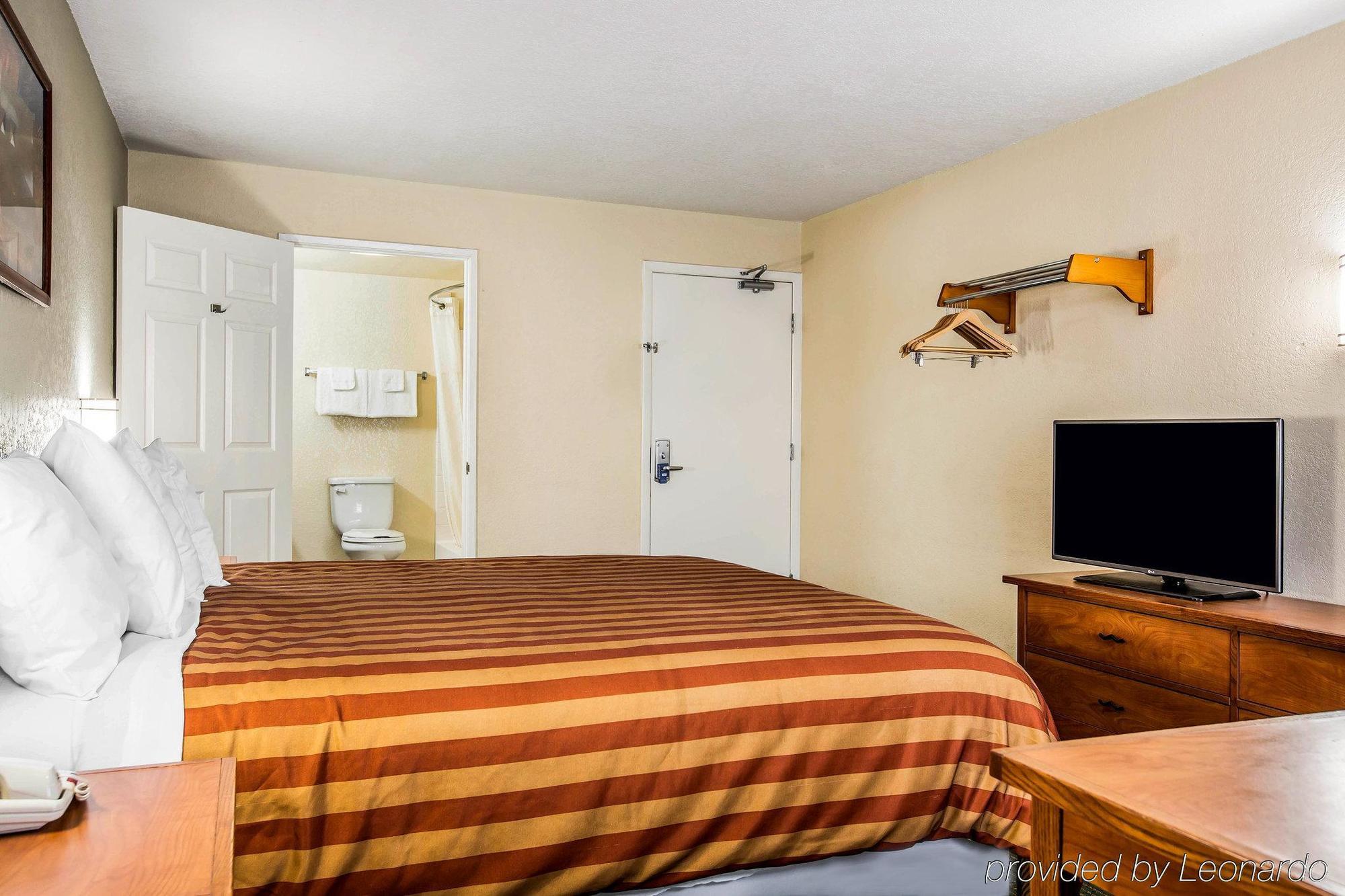 Rodeway Inn San Clemente Beach Exterior photo
