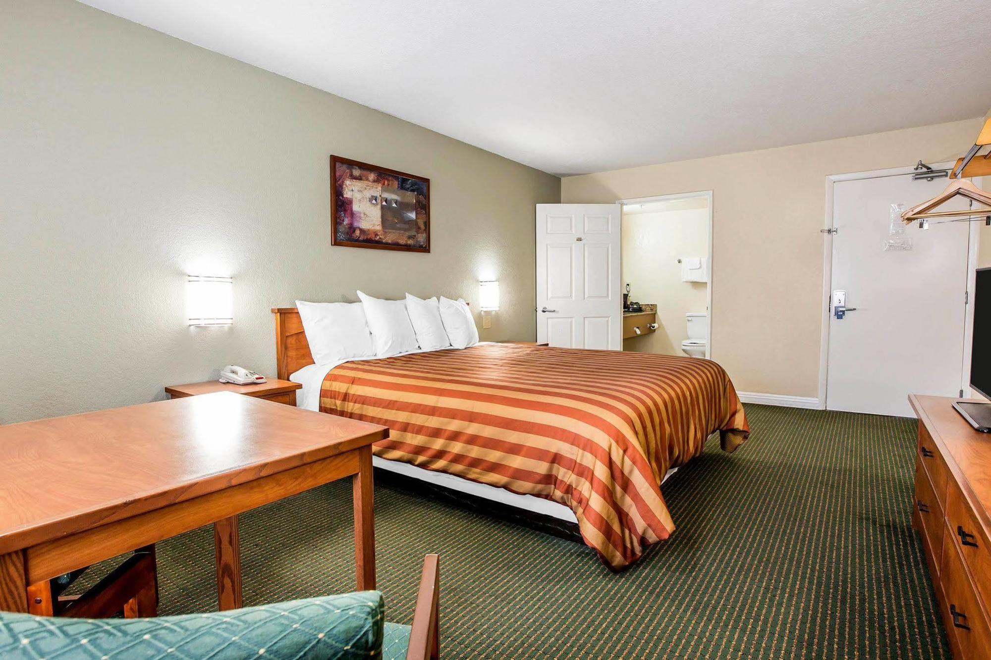 Rodeway Inn San Clemente Beach Exterior photo